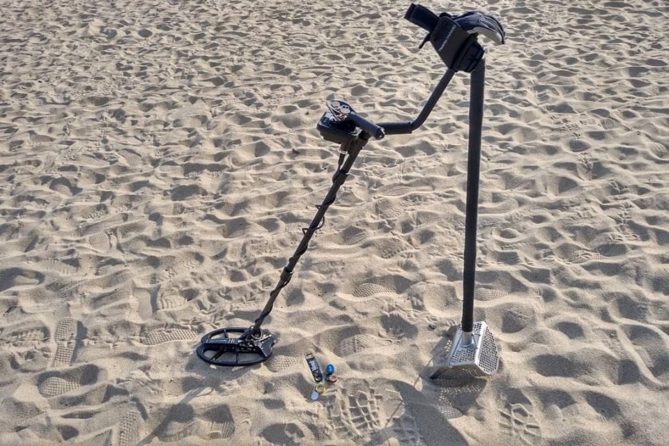 Beach Metal Detecting