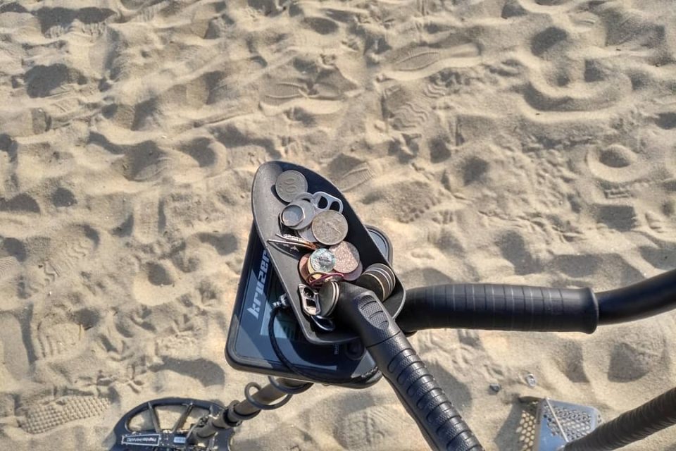 Beach Metal Detecting