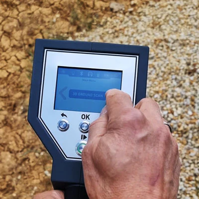 Rover-C4-2021-control-touchscreen